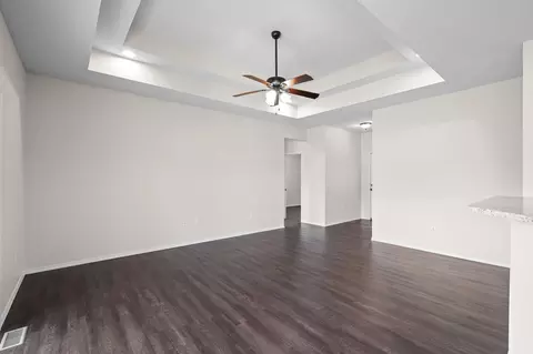 Living - 3120 N Marion Ave, Springfield, MO 65803 photo 2 of 5