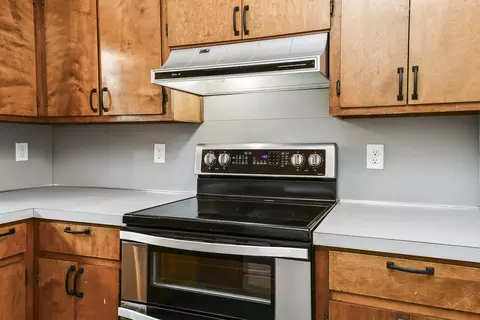 Kitchen - 546 Massey St, Marshfield, MO 65706 photo 3 of 5