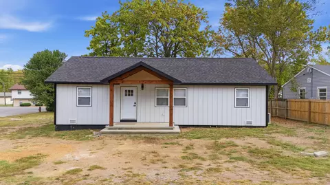1313 Cynthia Dr, West Plains, MO 65775