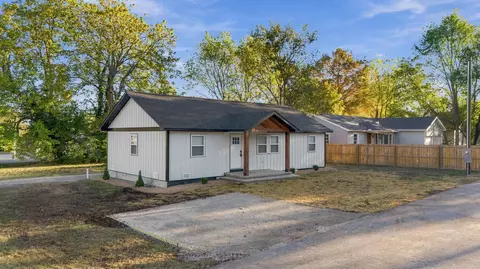 1313 Cynthia Dr, West Plains, MO 65775