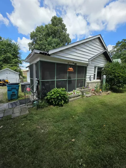Exterior - 1125 S Main Ave, Springfield, MO 65807 photo 4 of 11