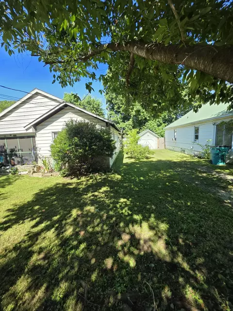 Exterior - 1125 S Main Ave, Springfield, MO 65807 photo 7 of 11