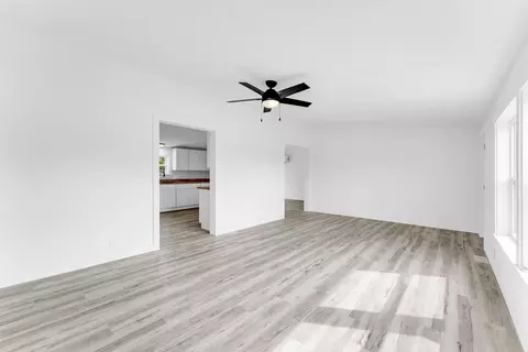 Living - 28977 Us-54, Preston, MO 65732 photo 3 of 4
