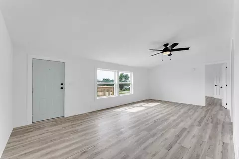 Living - 28977 Us-54, Preston, MO 65732 photo 2 of 4