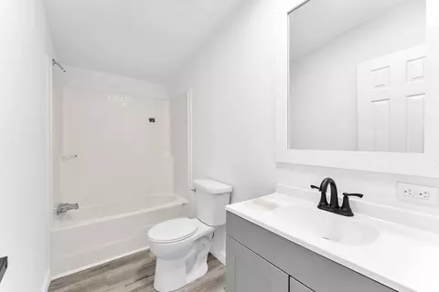 Bath - 28977 Us-54, Preston, MO 65732 photo 1 of 3