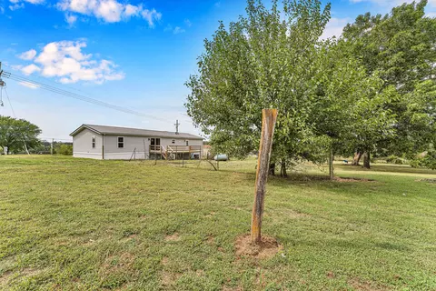 Exterior - 28977 Us-54, Preston, MO 65732 photo 8 of 11