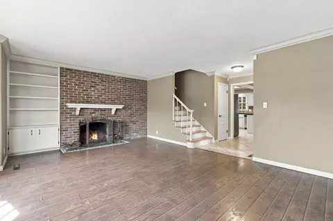 Living - 1905 S Ventura Ave, Springfield, MO 65804 photo 2 of 5