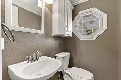 Bath - 1905 S Ventura Ave, Springfield, MO 65804 photo 1 of 3