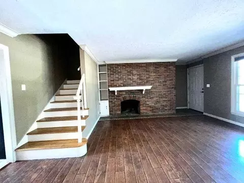 Living - 1905 S Ventura Ave, Springfield, MO 65804 photo 3 of 5
