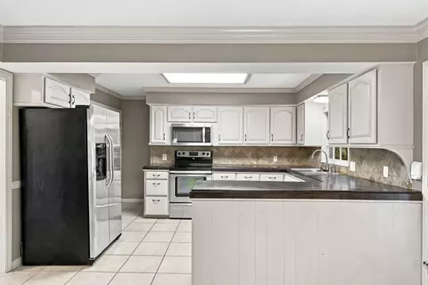 Kitchen - 1905 S Ventura Ave, Springfield, MO 65804 photo 1 of 5