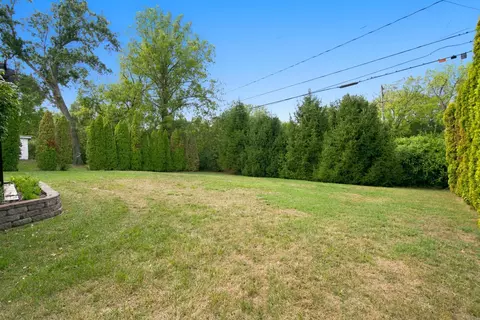Exterior - 1905 S Ventura Ave, Springfield, MO 65804 photo 10 of 16