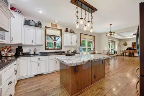 Kitchen - 973 SE Pvt 87 Rd, Deepwater, MO 64740 photo 8 of 12