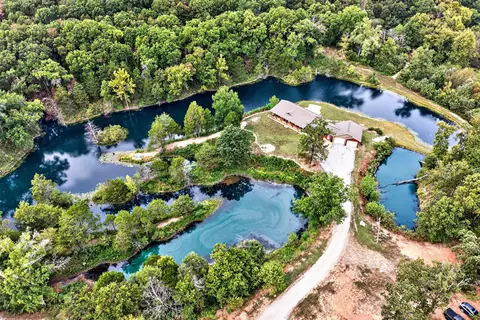 973 SE Pvt 87 Rd, Deepwater, MO 64740
