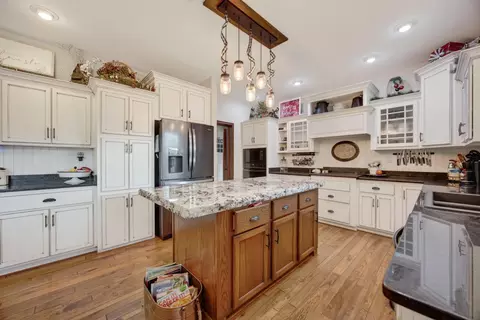 Kitchen - 973 SE Pvt 87 Rd, Deepwater, MO 64740 photo 4 of 12