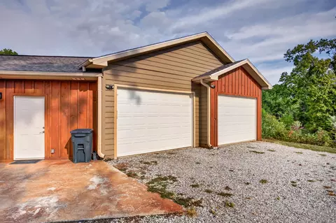 Exterior - 973 SE Pvt 87 Rd, Deepwater, MO 64740 photo 2 of 17