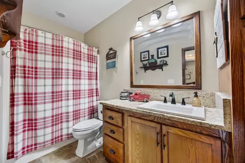 Bath - 973 SE Pvt 87 Rd, Deepwater, MO 64740 photo 1 of 5