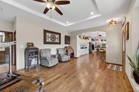 Entry Way - 973 SE Pvt 87 Rd, Deepwater, MO 64740 photo 3 of 5