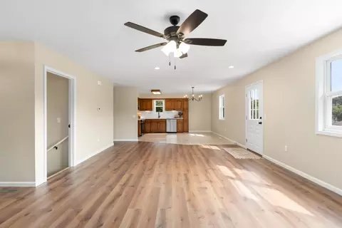 Living - 720 Banning St, Marshfield, MO 65706 photo 4 of 6