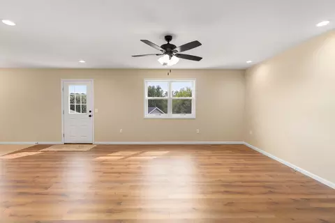 Living - 720 Banning St, Marshfield, MO 65706 photo 1 of 6