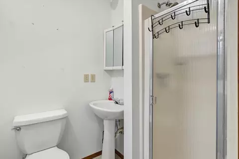 Bath - 24657 Maple St, Pittsburg, MO 65724 photo 2 of 2