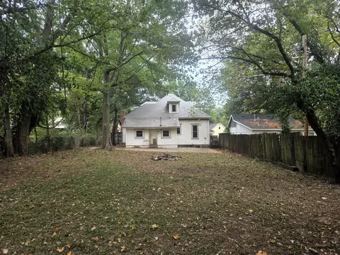 Exterior - 817 S Newton Ave, Springfield, MO 65806 photo 4 of 4