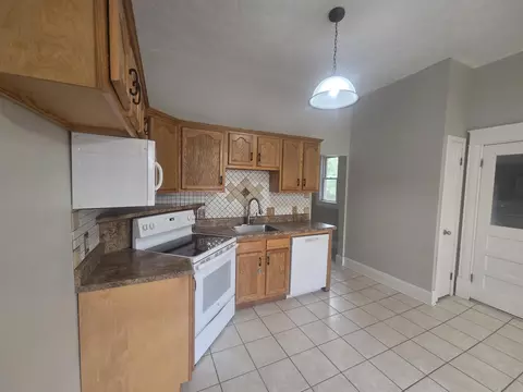 Kitchen - 817 S Newton Ave, Springfield, MO 65806 photo 1 of 2