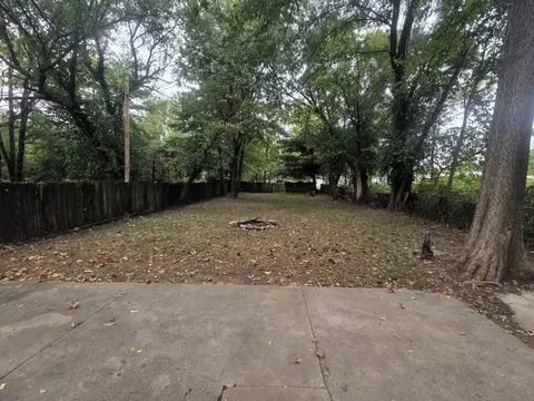 Exterior - 817 S Newton Ave, Springfield, MO 65806 photo 3 of 4