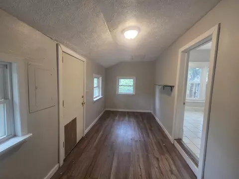 Entry Way - 817 S Newton Ave, Springfield, MO 65806 photo 1 of 2