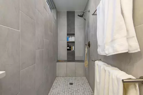 Bath - 3694 N Monarch Ave, Springfield, MO 65803 photo 2 of 4