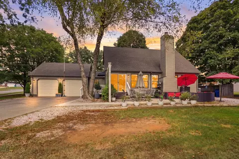 Exterior - 3694 N Monarch Ave, Springfield, MO 65803 photo 2 of 8