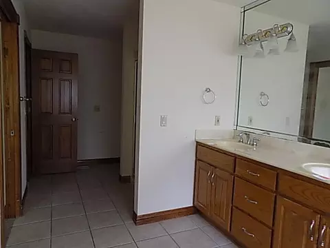 Bath - 2125 W Koryton Dr, Nixa, MO 65714 photo 2 of 4