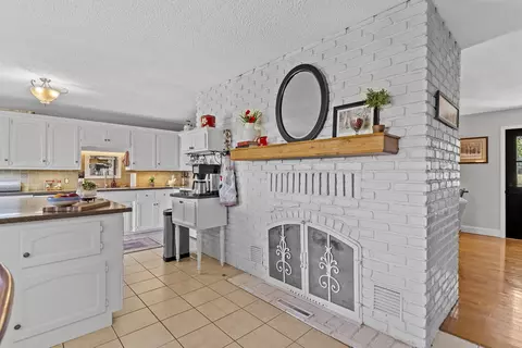 Kitchen - 488 Oak Ridge Rd, Sparta, MO 65753 photo 2 of 6
