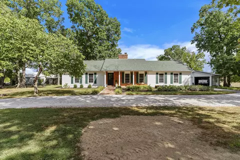 488 Oak Ridge Rd, Sparta, MO 65753