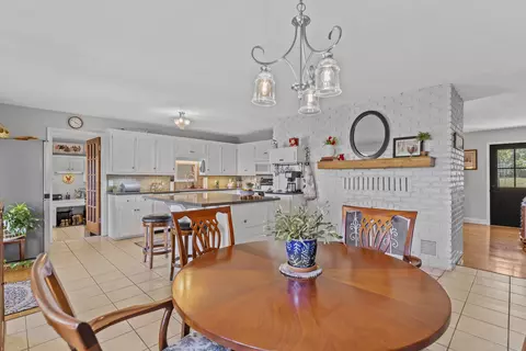 Dining - 488 Oak Ridge Rd, Sparta, MO 65753 photo 2 of 2