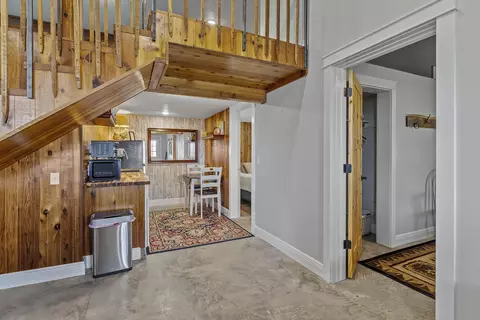 Entry Way - 488 Oak Ridge Rd, Sparta, MO 65753 photo 2 of 2