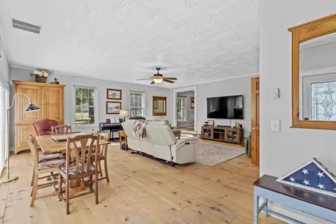 Living - 488 Oak Ridge Rd, Sparta, MO 65753 photo 7 of 9