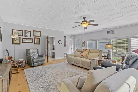 Living - 488 Oak Ridge Rd, Sparta, MO 65753 photo 4 of 9