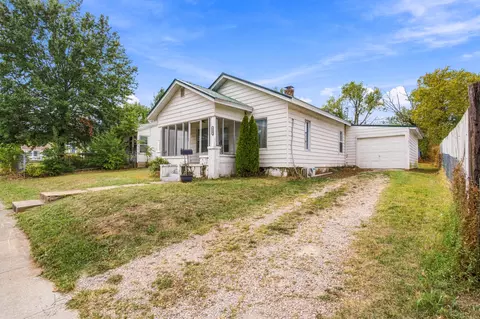 512 9th St, Monett, MO 65708