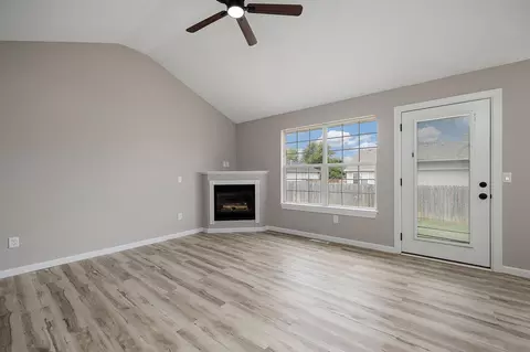 Living - 319 W Cherokee, Clever, MO 65631 photo 2 of 5
