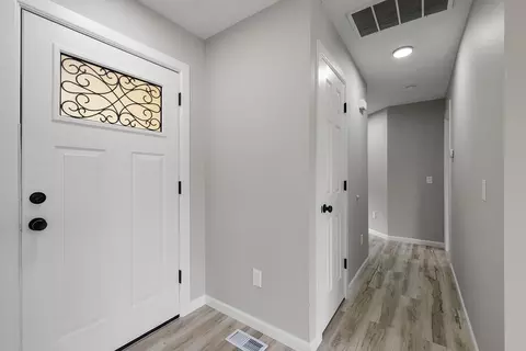 Entry Way - 319 W Cherokee, Clever, MO 65631 photo 2 of 4