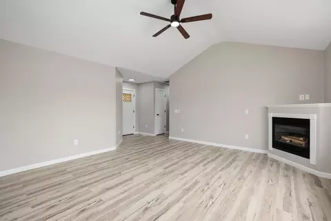 Living - 319 W Cherokee, Clever, MO 65631 photo 3 of 5