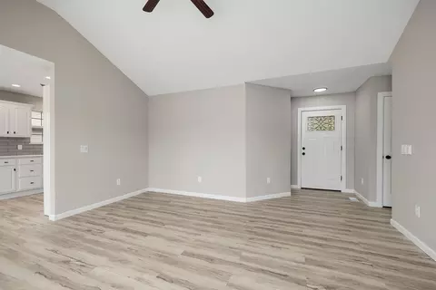 Living - 319 W Cherokee, Clever, MO 65631 photo 4 of 5