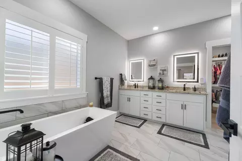 Bath - 3214 N Marlin Dr, Ozark, MO 65721 photo 3 of 6