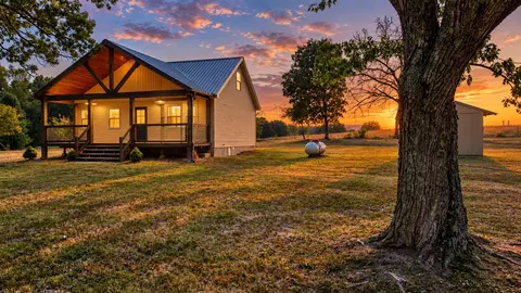 1084 Us 160, Caulfield, MO 65626