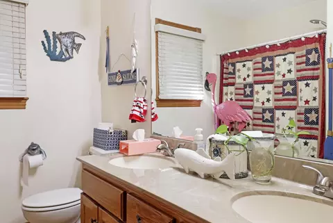 Bath - 588 E Southernview Rd, Ozark, MO 65721 photo 1 of 4