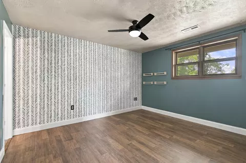 Bedroom - 1401 Rockhill Cir, Ozark, MO 65721 photo 3 of 7