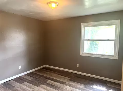 Bedroom - 1406 W Calhoun St #A-B, Springfield, MO 65802 photo 3 of 4