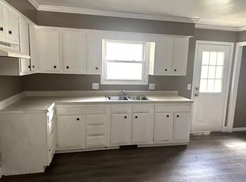 Kitchen - 1406 W Calhoun St #A-B, Springfield, MO 65802 photo 4 of 5
