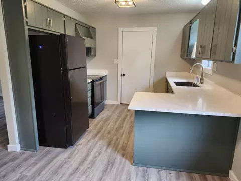 Kitchen - 824 S Vine St, Marshfield, MO 65706 photo 1 of 3