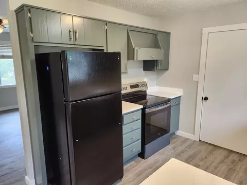 Kitchen - 824 S Vine St, Marshfield, MO 65706 photo 3 of 3